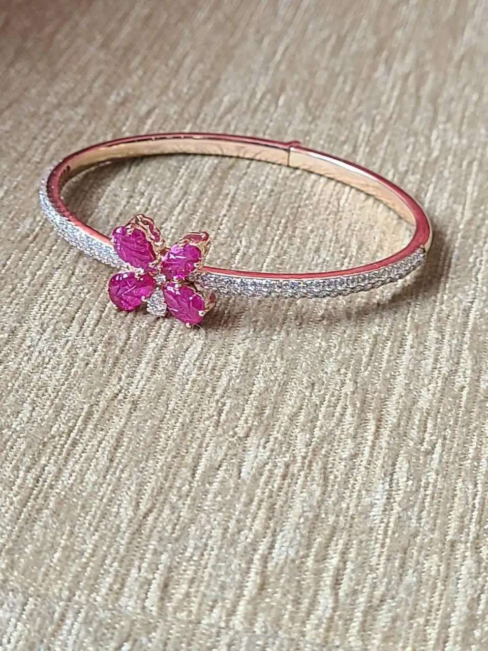 Carved Ruby 3.04 Carats & Diamonds Modern/Bangle Bracelet Set in 18K Rose Gold