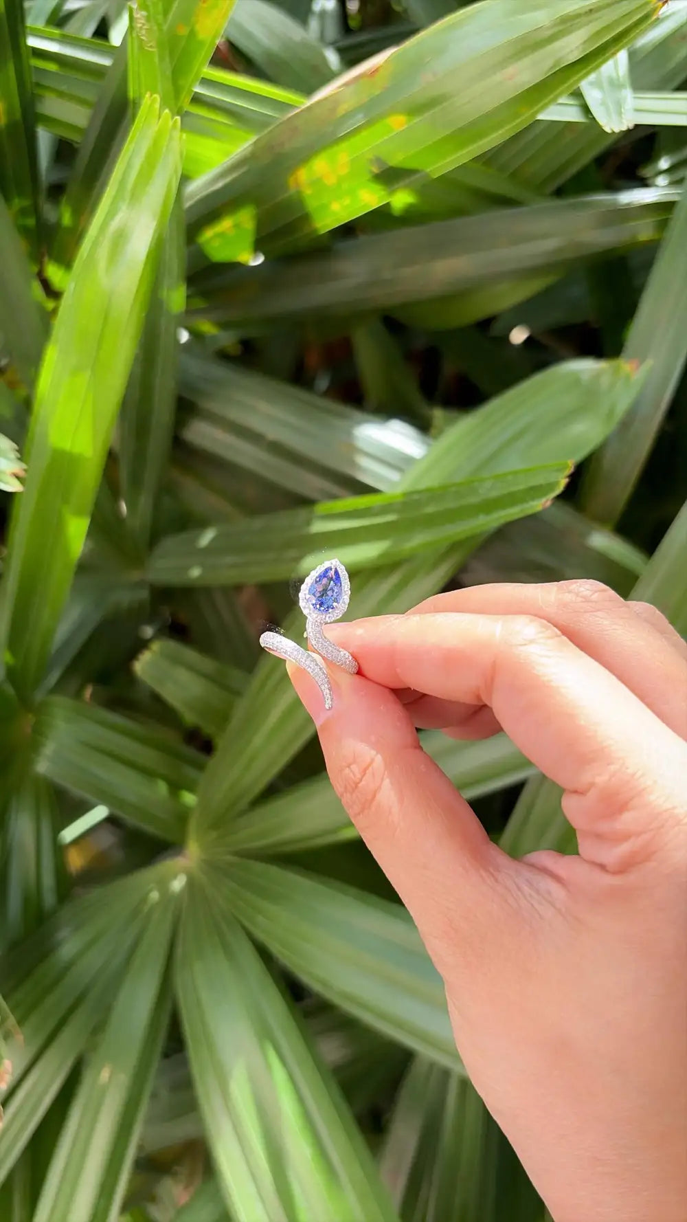 Natural Tanzanite Gemstone Ring - 18k White Gold Wedding Ring
