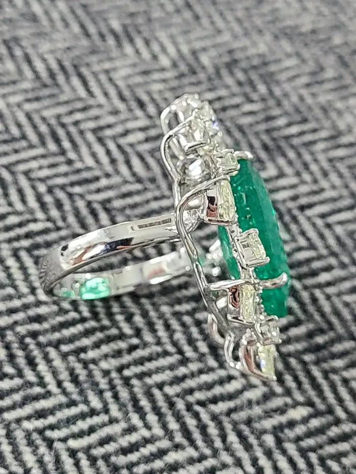 18k White Gold Rose Cut Diamond Ring - Natural Emerald Statement Ring
