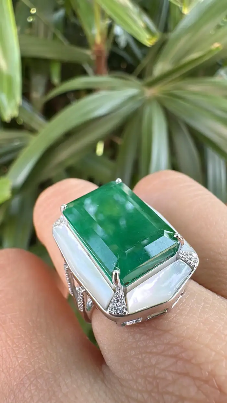 18k White Gold Diamond Ring - Natural Zambian Emerald & Mother Of Pearl Ring