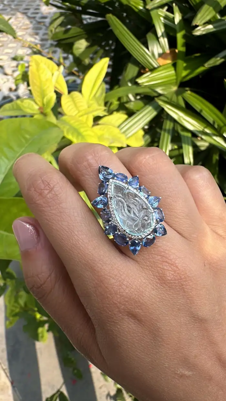 Carved Aquamarine Gemstone Ring - 18k White Gold Handmade Cocktail Ring - Natural Blue Sapphire Women Ring