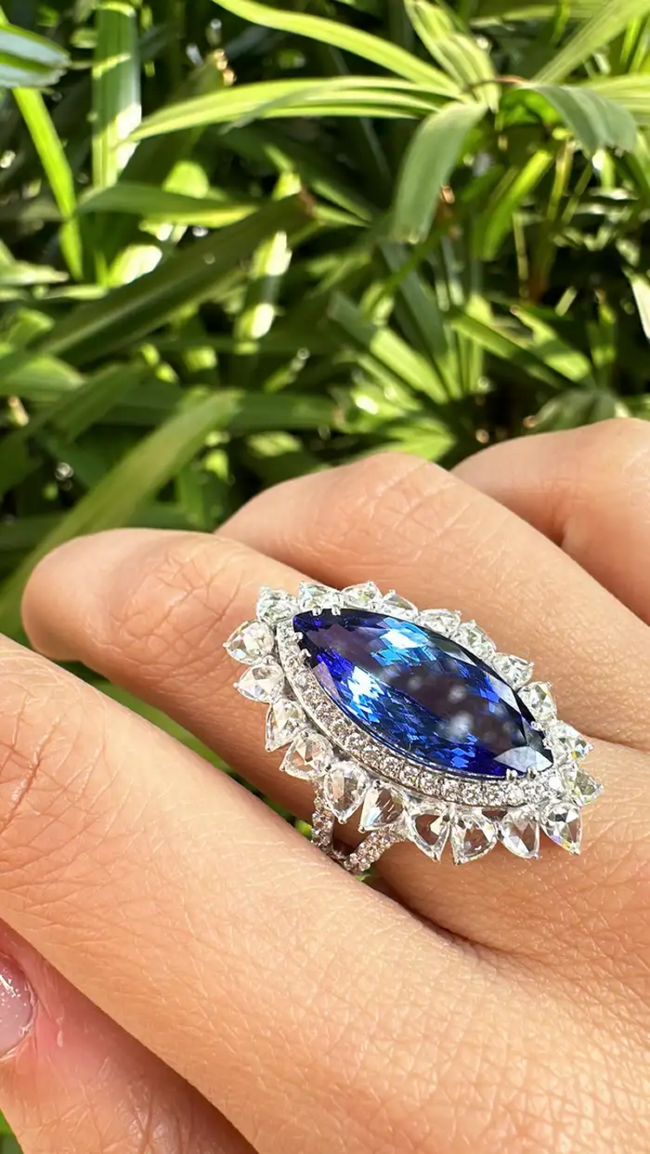 7.92 Ct. Natural Tanzanite Gemstone Statement Ring - 18k White Gold Diamond Engagement Ring Main Image