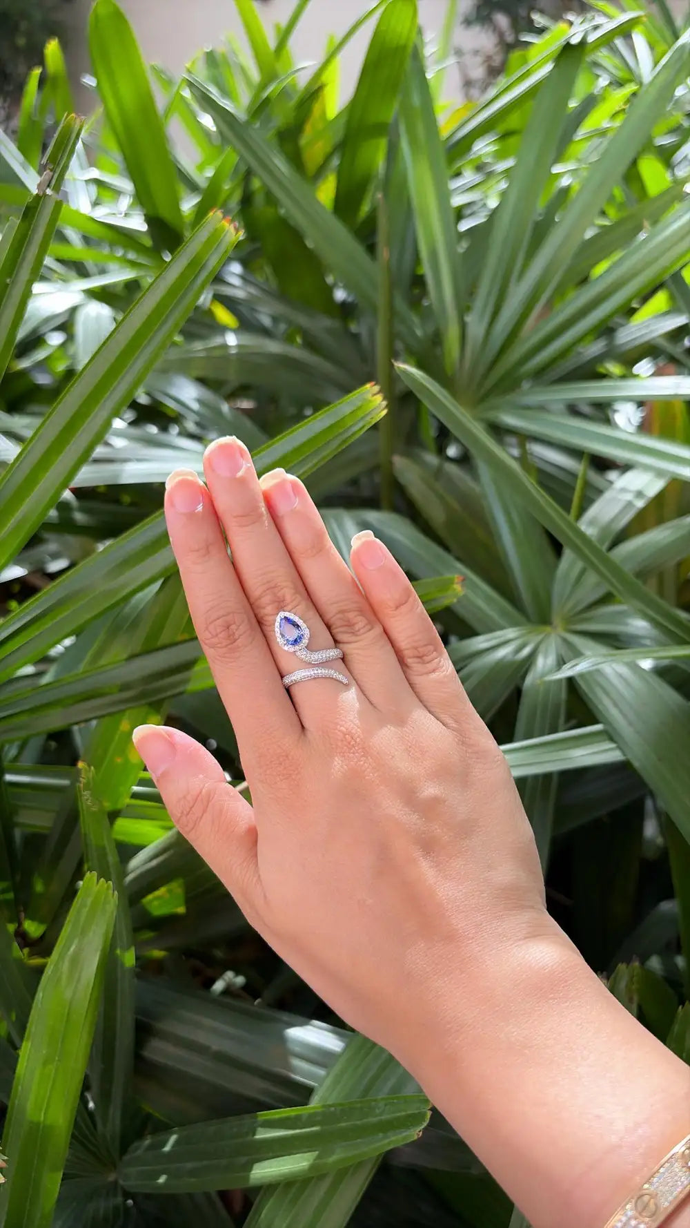 Natural Tanzanite Gemstone Ring - 18k White Gold Wedding Ring