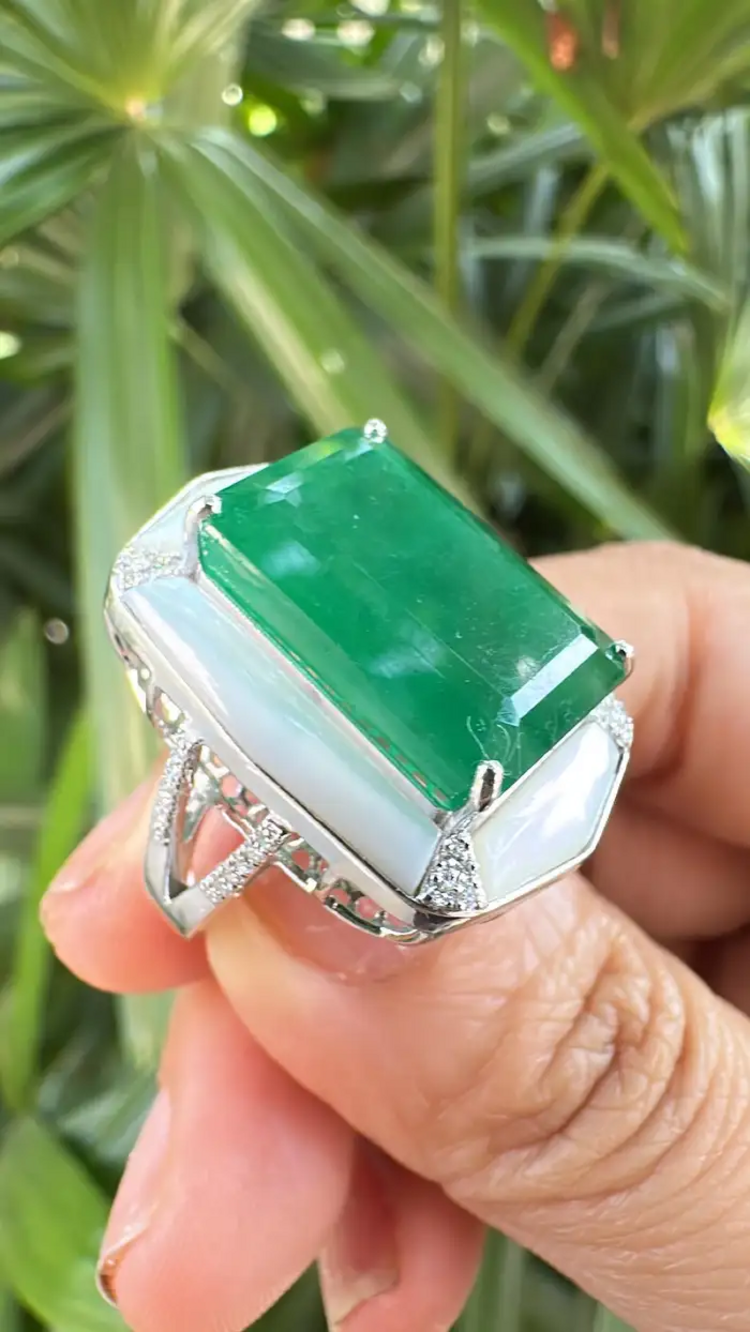 18k White Gold Diamond Ring - Natural Zambian Emerald & Mother Of Pearl Ring