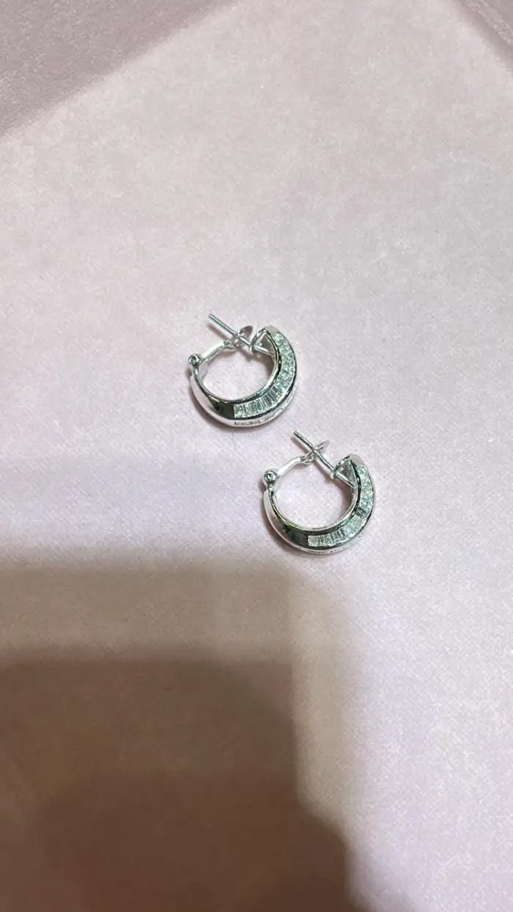 18k White Gold Earrings - Natural Tapered Baguette Diamonds Huggie Earrings