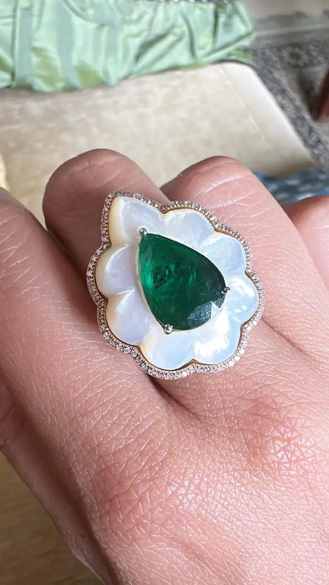 Natural Zambian Emerald & Mother of Pearl Cocktail Ring - 18k Yellow Gold Diamond Wedding Ring Main Image