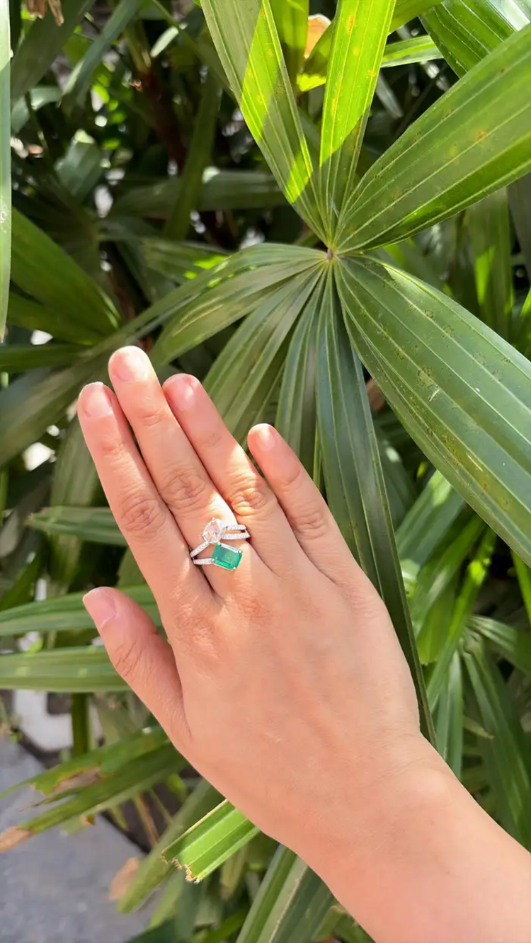 18k White Gold Diamond Ring - Natural Zambian Emerald Wedding Ring