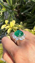 18k White Gold Handmade Ring - Natural Zambian Emerald Sugarloaf & Rose Cut Diamond Ring