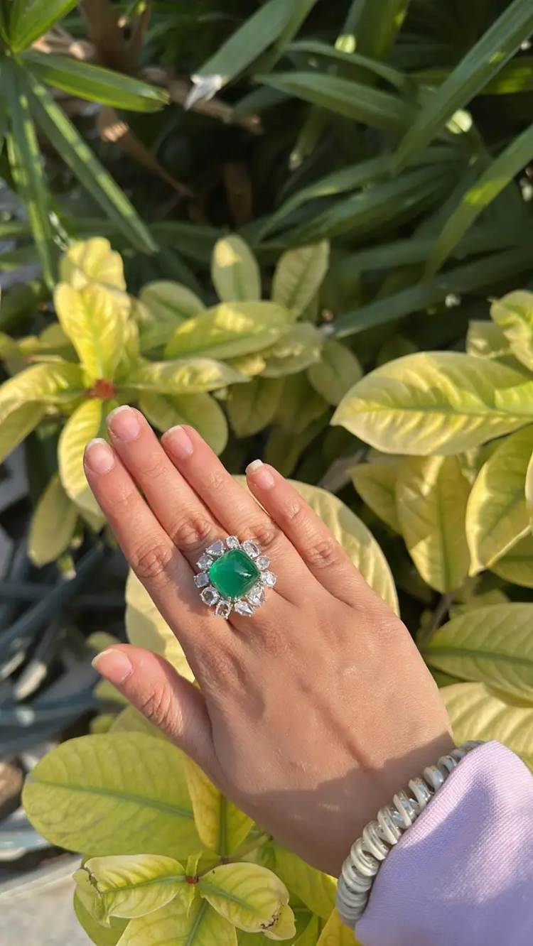 18k White Gold Handmade Ring - Natural Zambian Emerald Sugarloaf & Rose Cut Diamond Ring