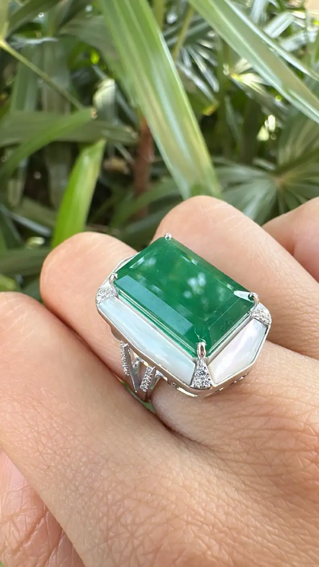 18k White Gold Diamond Ring - Natural Zambian Emerald & Mother Of Pearl Ring Main Image