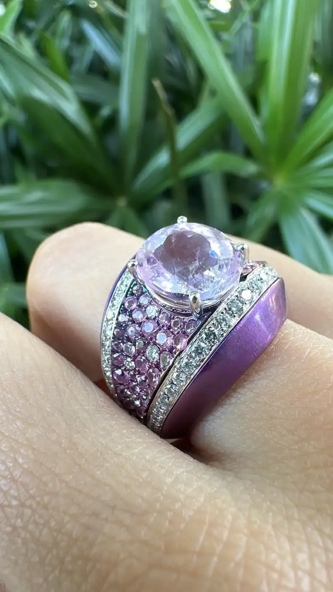 5.23 carats, Kunzite, Pink Sapphires & Diamonds Titanium Ring with Platinum 900 Main Image