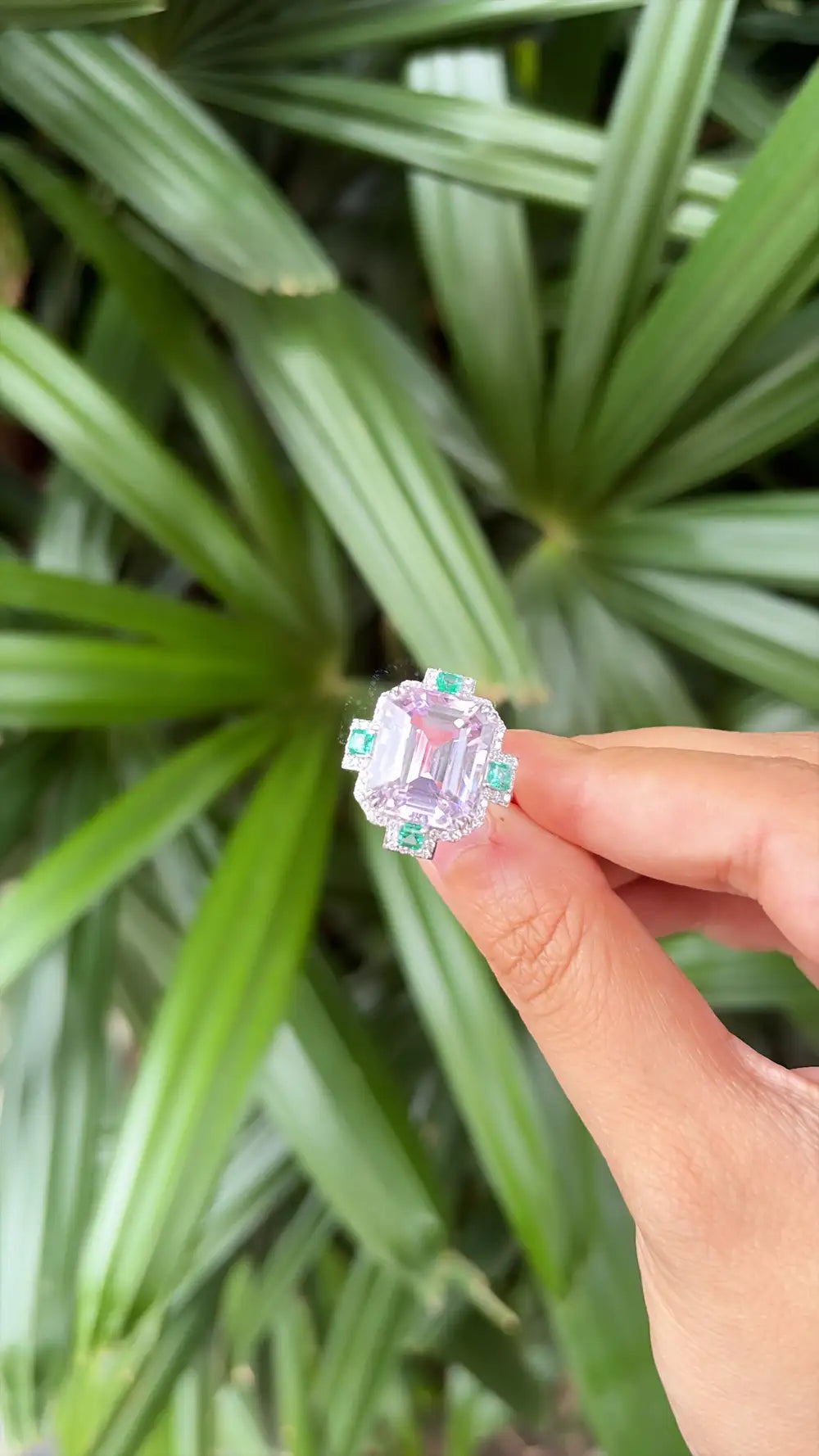 15.83 Ct. Kunzite & Emerald Gemstone Cocktail Ring - 18k White Gold Diamond Ring