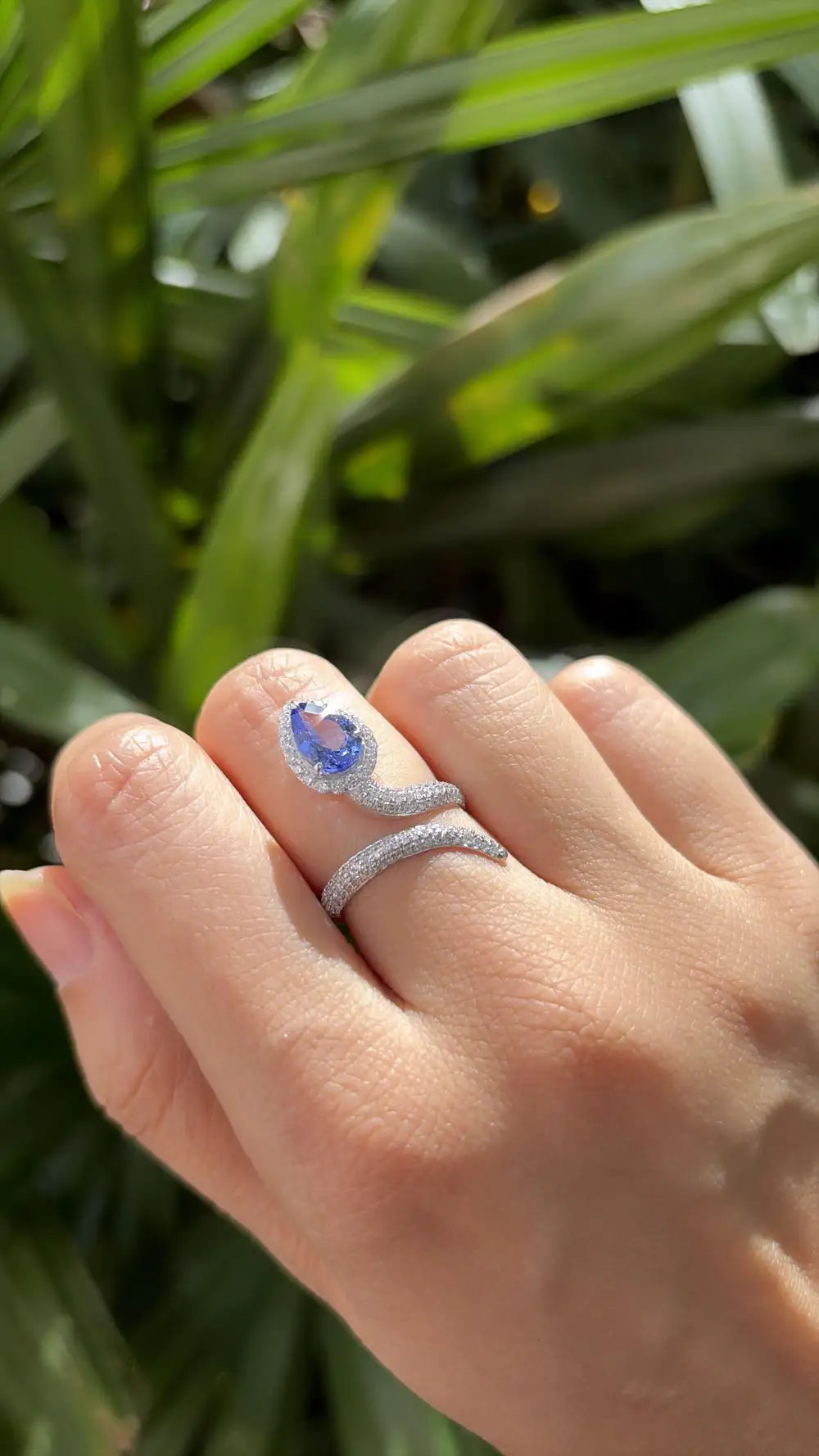 Natural Tanzanite Gemstone Ring - 18k White Gold Wedding Ring