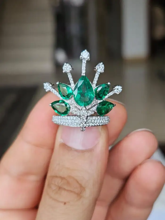 18k White Gold Diamond Crown Ring - Natural 3.80 Ct Zambian Emerald Wedding Ring Main Image