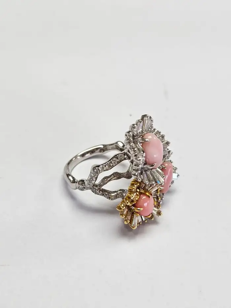 18k White Gold Tapered Diamonds Cocktail Ring - 3.93 Ct. Conch Pearls Wedding Ring