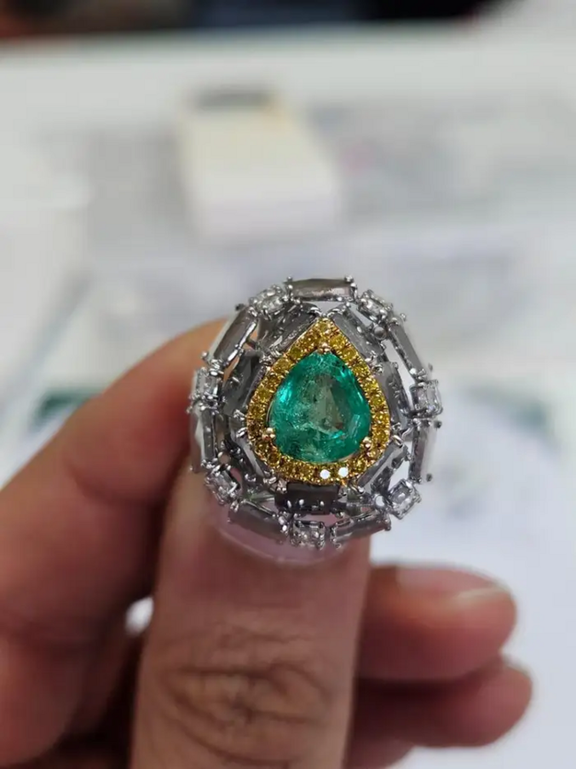 Natural Colombian Emerald & Slice Diamond Wedding Ring - 18k White Gold Ring Main Image