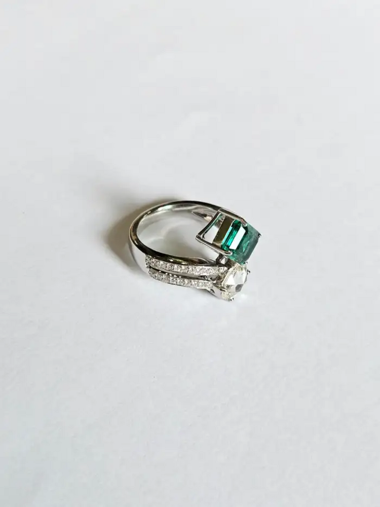 18k White Gold Diamond Ring - Natural Zambian Emerald Wedding Ring