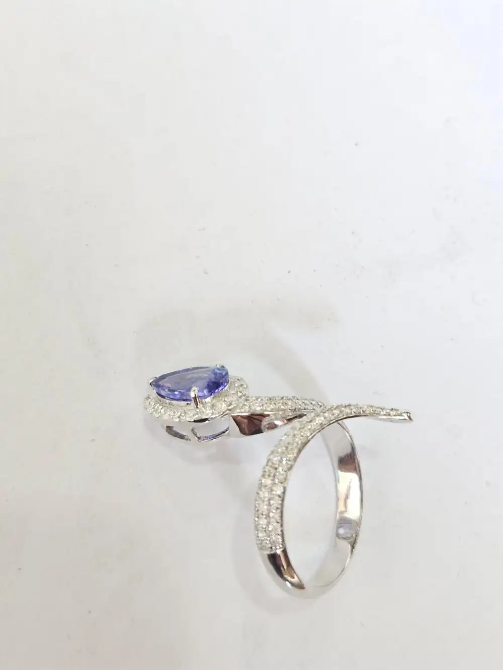 Natural Tanzanite Gemstone Ring - 18k White Gold Wedding Ring